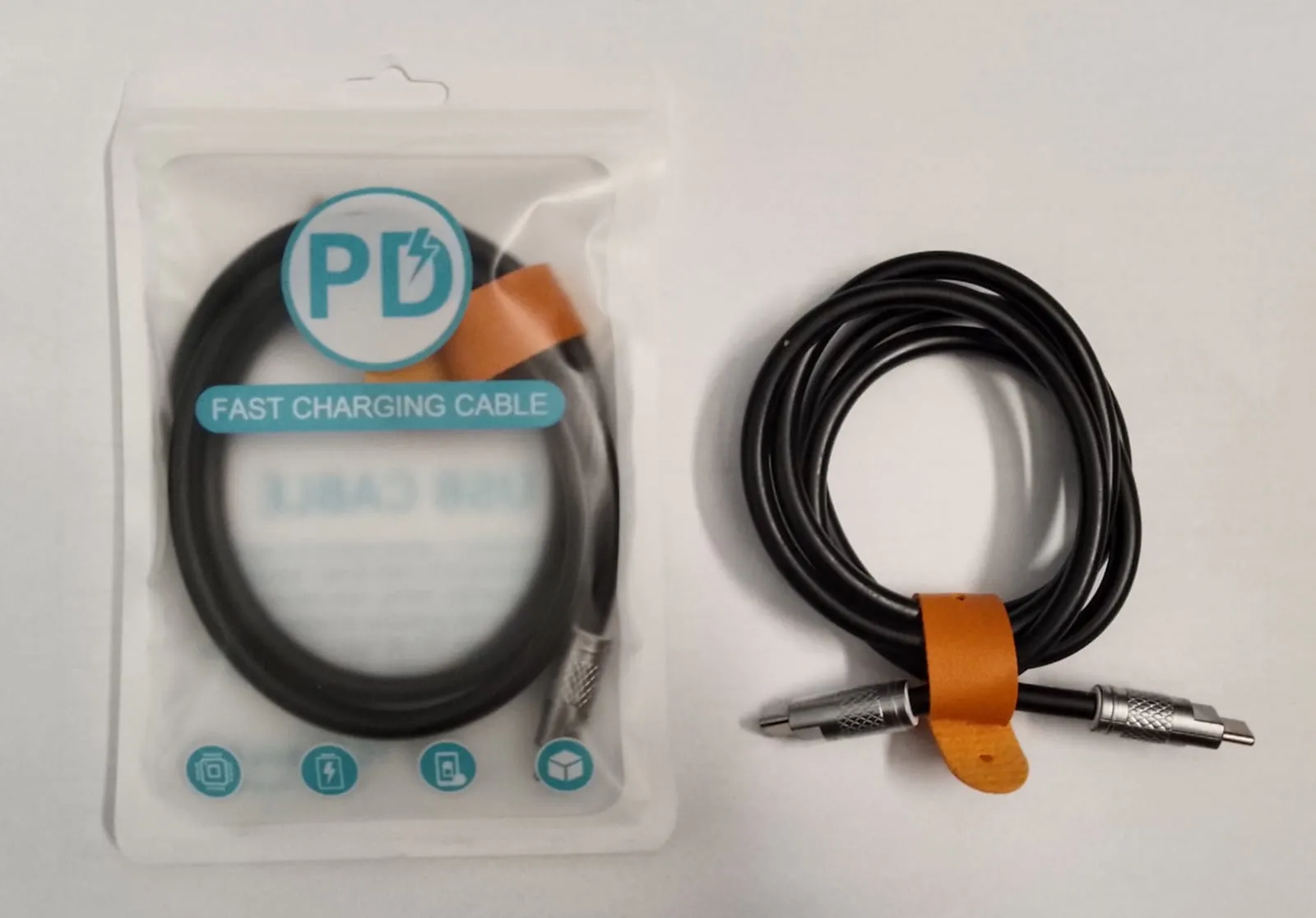 Kabel fast charging Sikili CB100CC USB-C ke USB-C beserta kemasan pouch